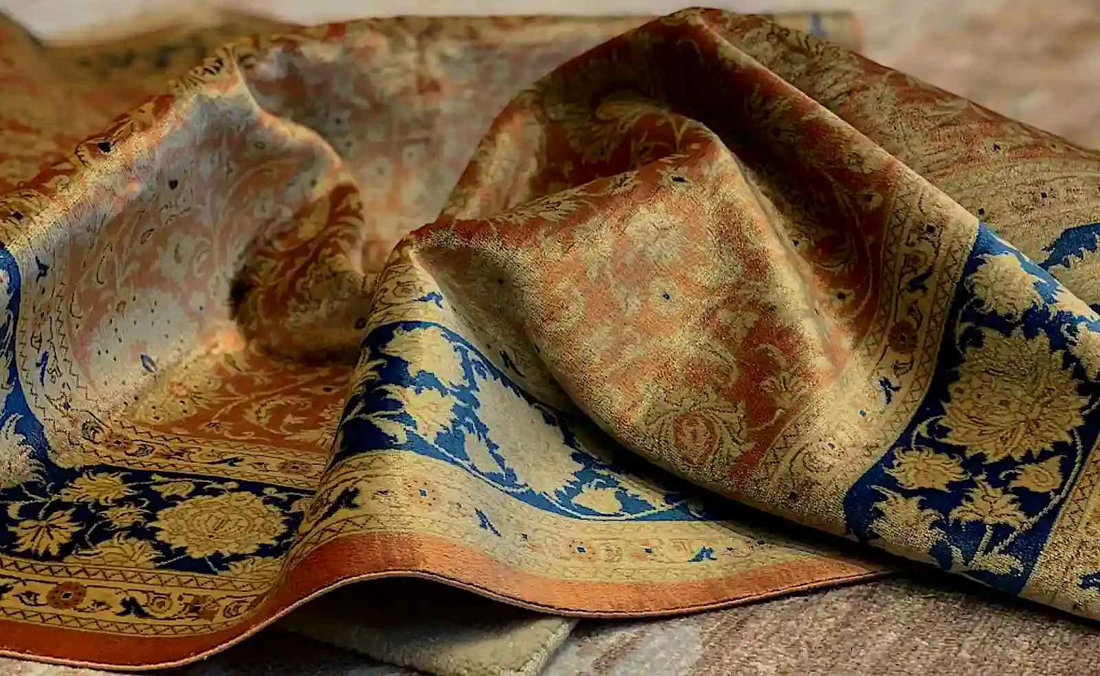 Franck Sabet - Luxury Rugs Restoration - Cleaning